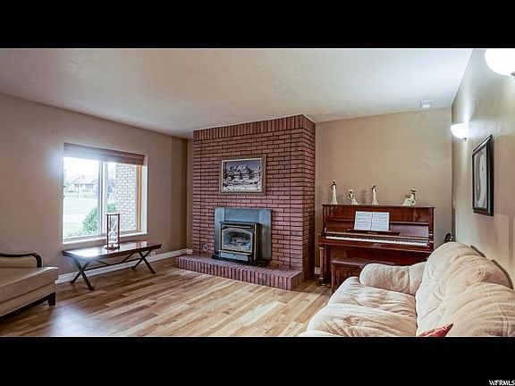 3rd image of 9579 S Dunsinane Dr