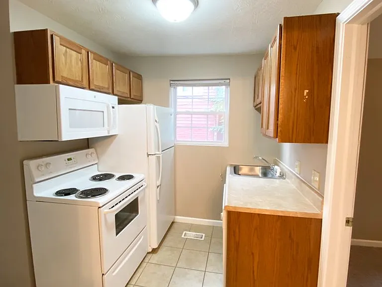 Columbia Square Apartments — Photo 3