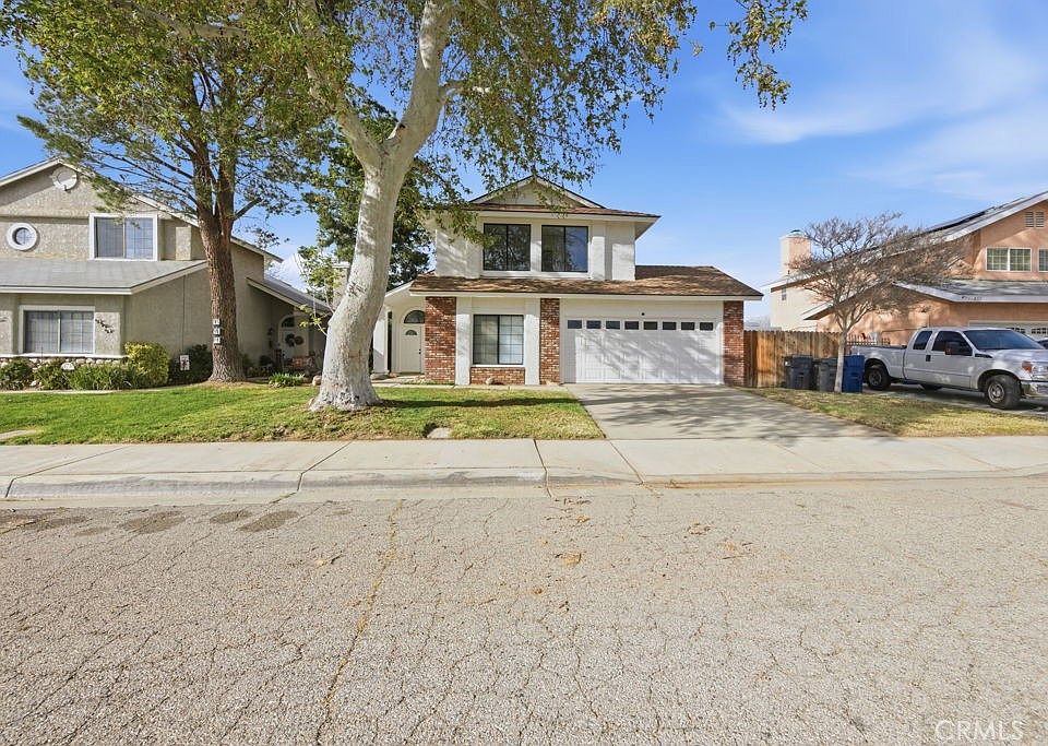 1st image of 647 E Jenner St