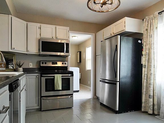 3rd image of 2346 S Odell Avenue
