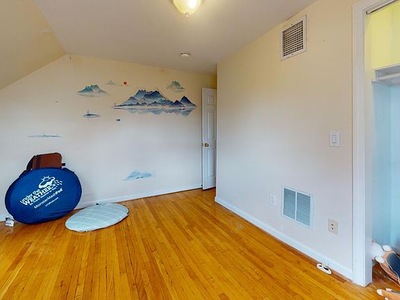 5th image of 5 Clyde St #1