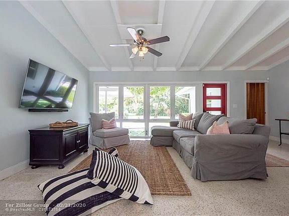 4th image of 1364 SE 14th St