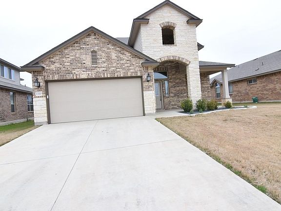 3rd image of 1320 Blue Leaf Dr