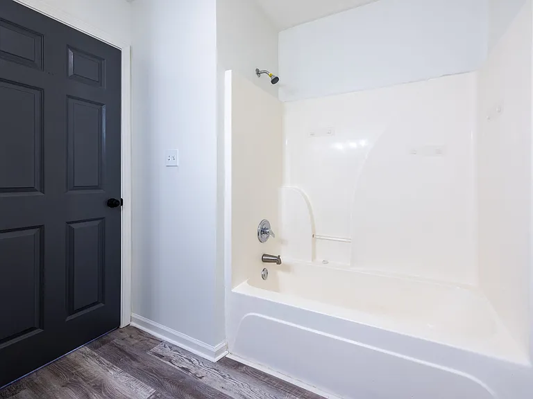 321 W South Ave — Photo 13
