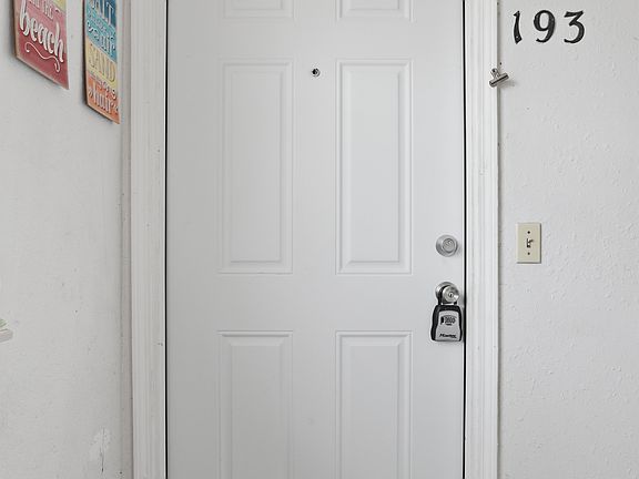 5th image of 401 12th Ave SE APT 193