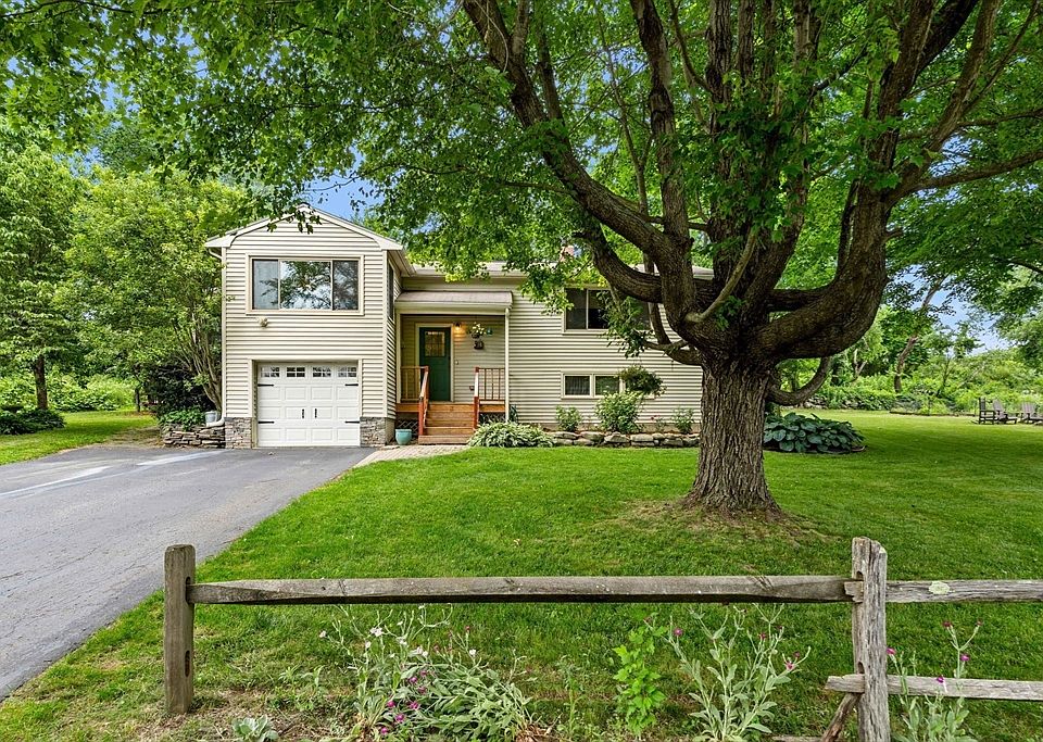 1st image of 3 Colonial Dr