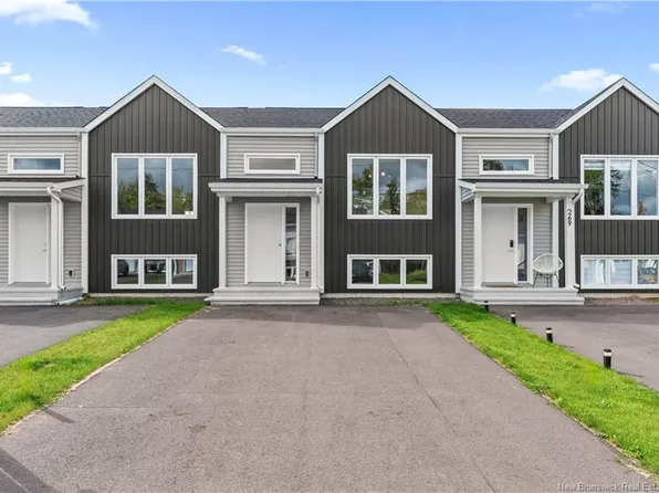 273 Elsliger St, Moncton, NB E1K 0A5