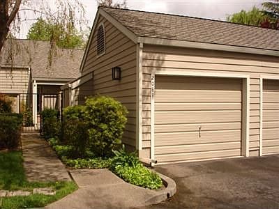 GARAGE/ WALKWAY