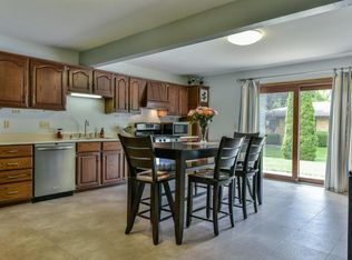 W152N5251 Plata Ct, Menomonee Falls, WI 53051