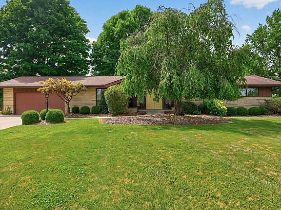 2nd image of 1115 Hilltop Dr