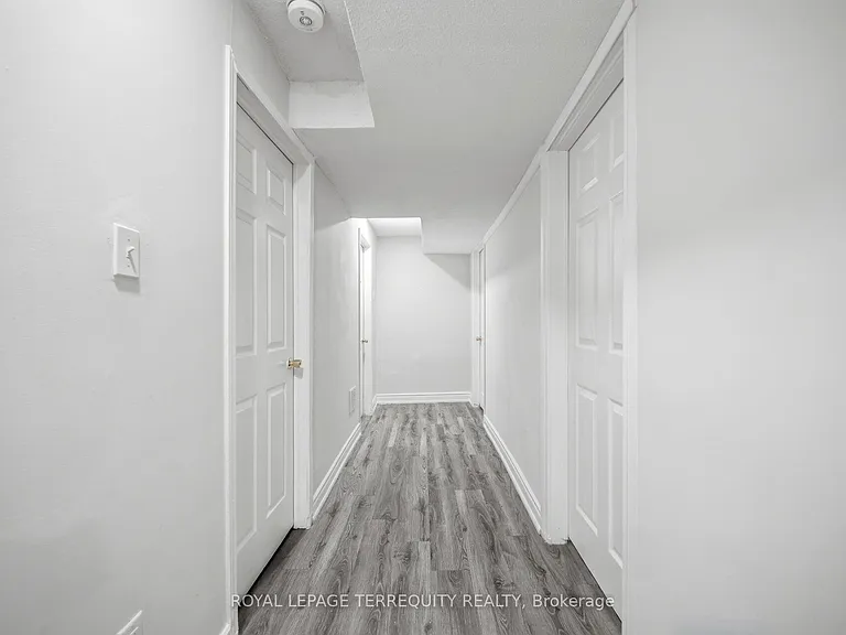 28 Pennsylvania Ave #LOWER LEVEL — Photo 17