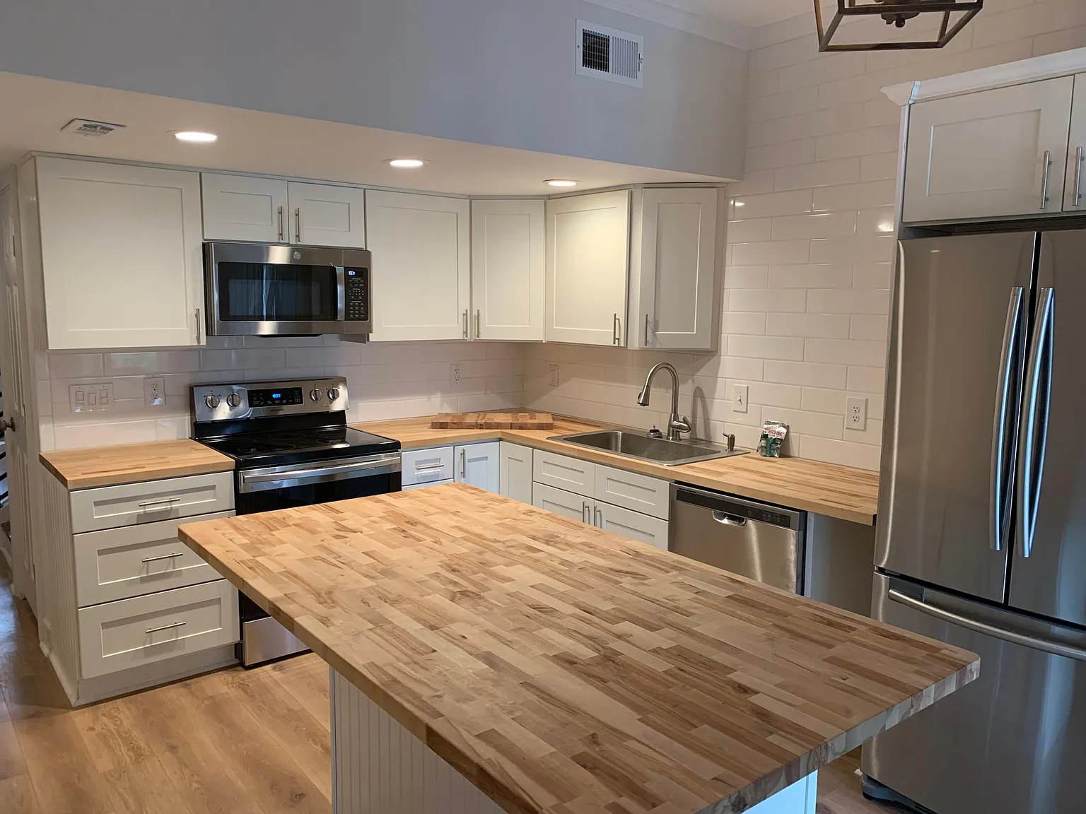 101 E Gaston St — Photo 4