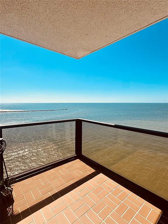 2 bed, 2.0 bath, 1264 sqft, $2,995 — Photo 3