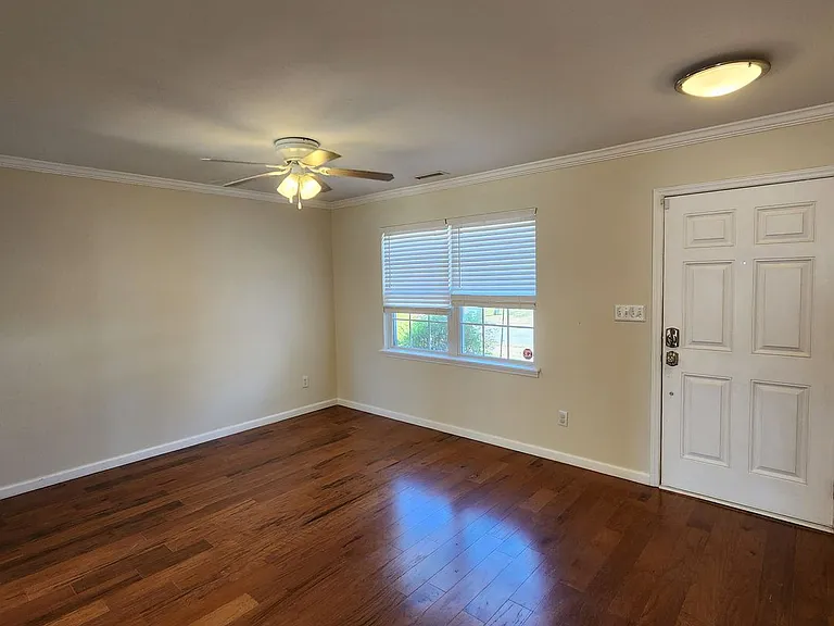 2826 Bombay Dr — Photo 10