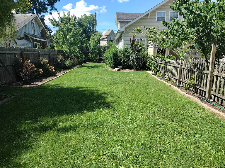 2328 Cedar Ln #B — Photo 43