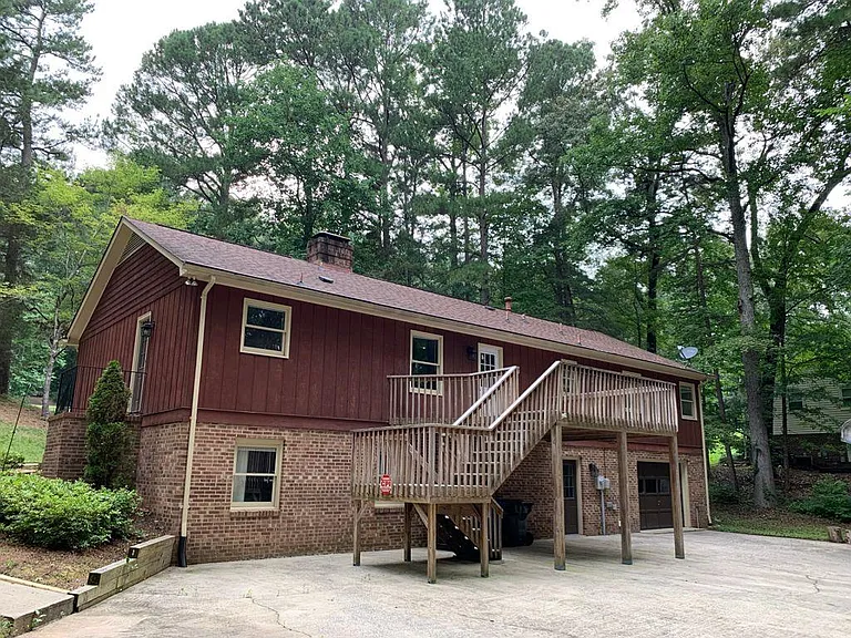 421 Constitution Dr — Photo 4