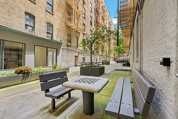 Rented by REAL New York | media 1