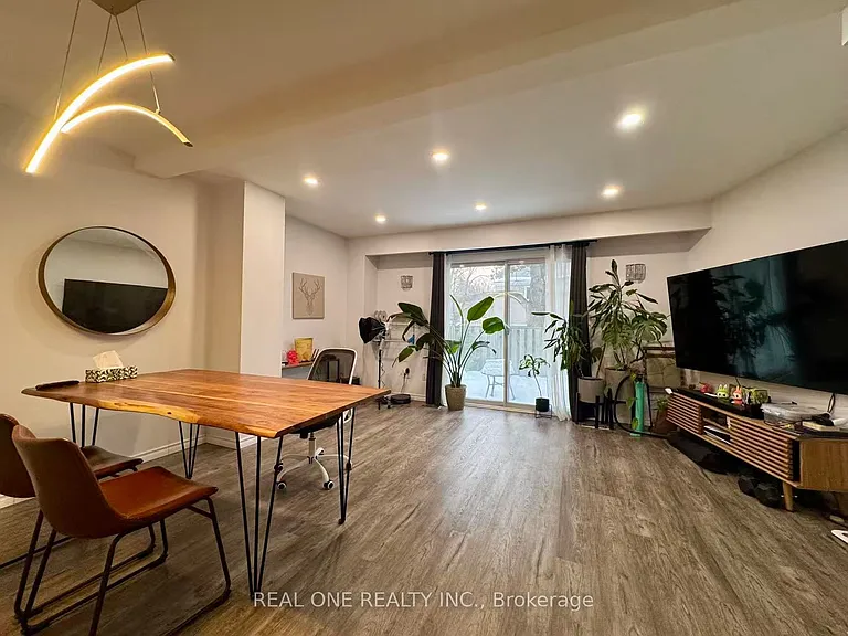 400 Mississauga Valley Blvd #124 — Photo 2