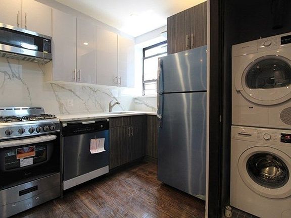 4th image of 952 Bergen St #3R