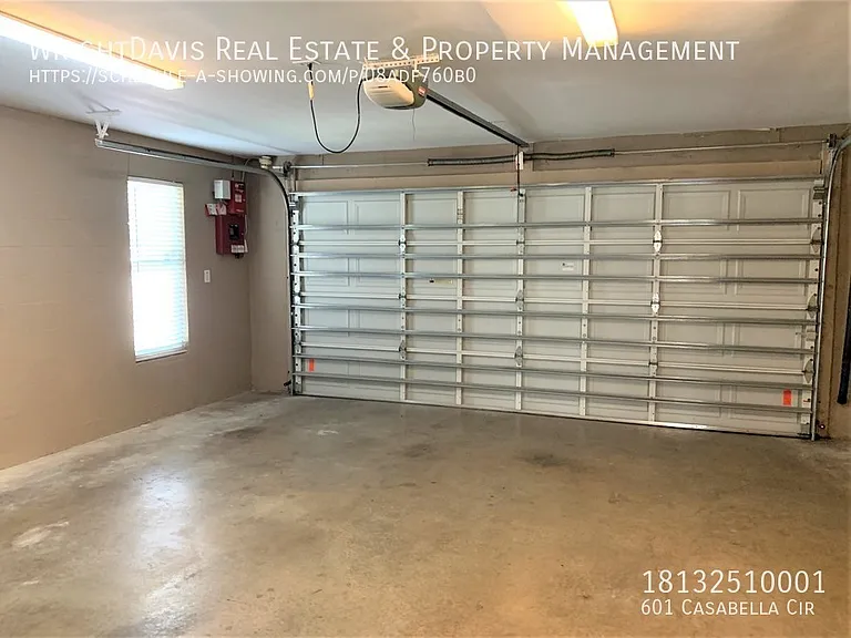 601 Casabella Cir — Photo 33