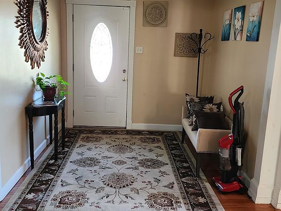 3rd image of 4839 Cloister Ave