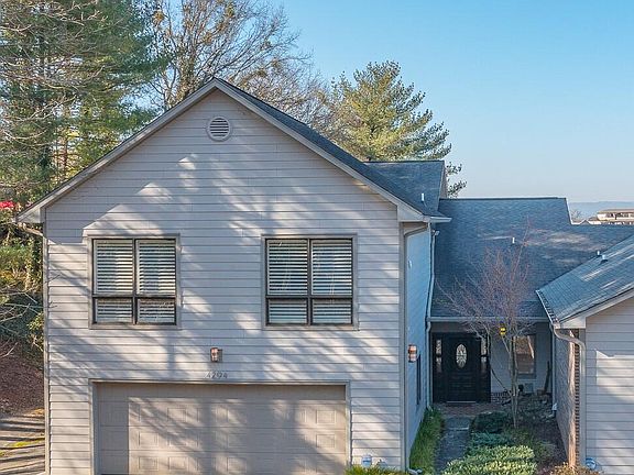 4th image of 4294 Lakeshore Ln #46