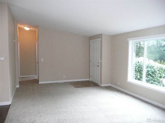 4th image of 1717 155th Ave SE