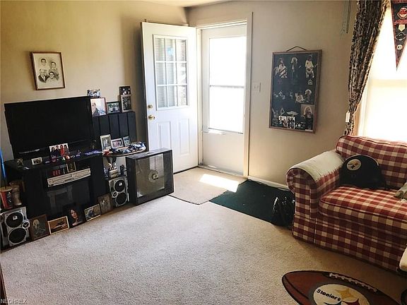2nd image of 2586 W Manor Ave