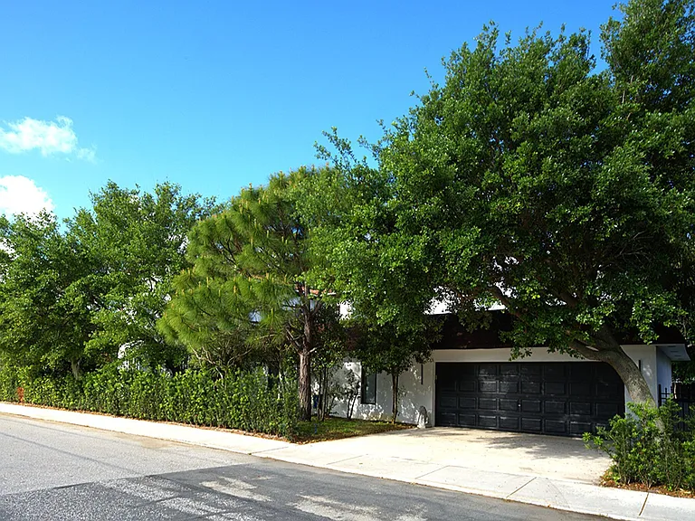1629 S Lakeside Dr — Photo 36