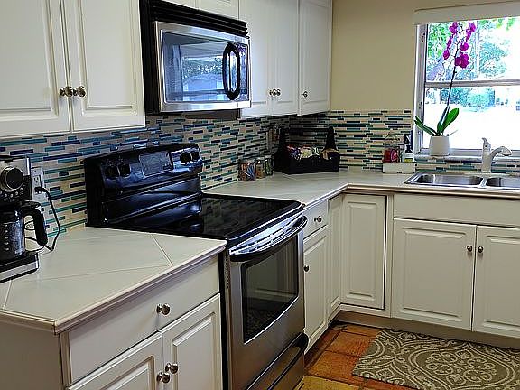5th image of 2911 47th Ave S