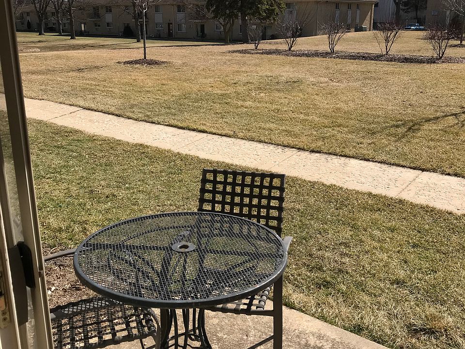 1st image of 551 Carlysle Dr APT 4