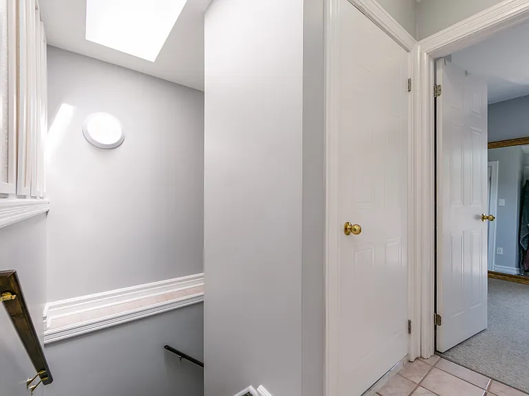 388 Manning Ave #A — Photo 11