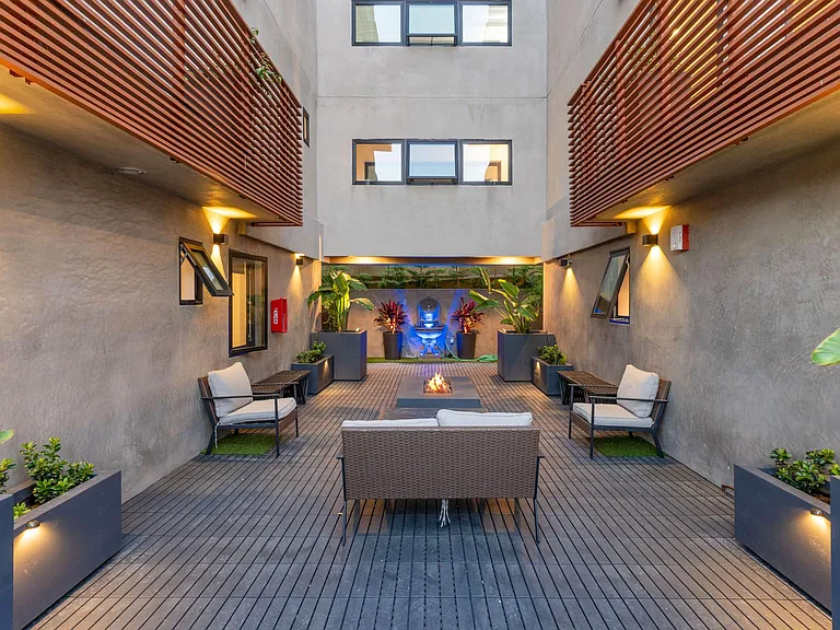916 Westbourne Dr #203 — Photo 37