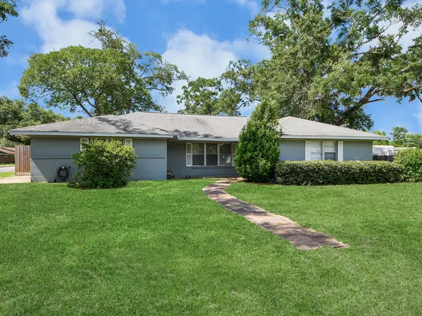 2601 Holly St, Liberty, TX 77575