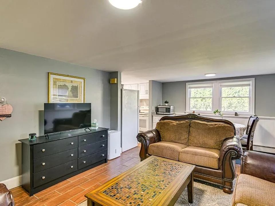 7 Susan Rd