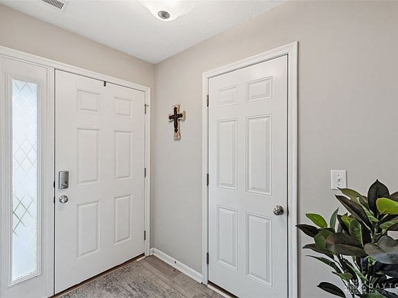 3rd image of 673 Emerald Dr