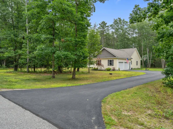 4 Huckleberry Lane, Kennebunk, ME 04043