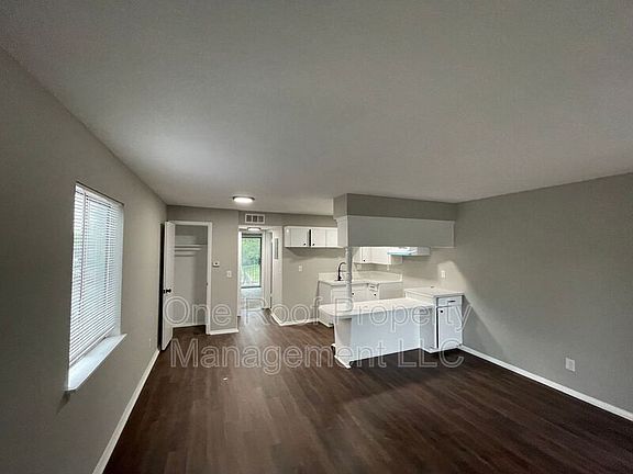 4th image of 642 N 31st St