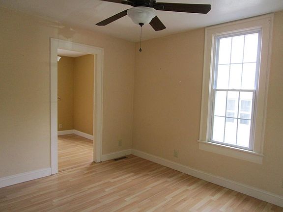 5th image of 13 W Oneida St