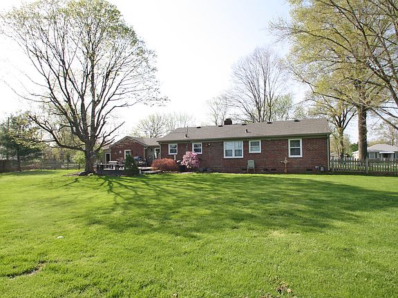 5th image of 1740 Forest Dr