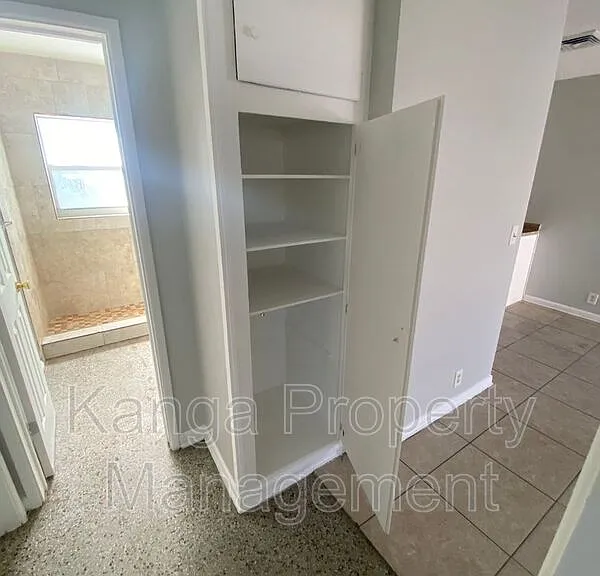3716 Henry Ave — Photo 7