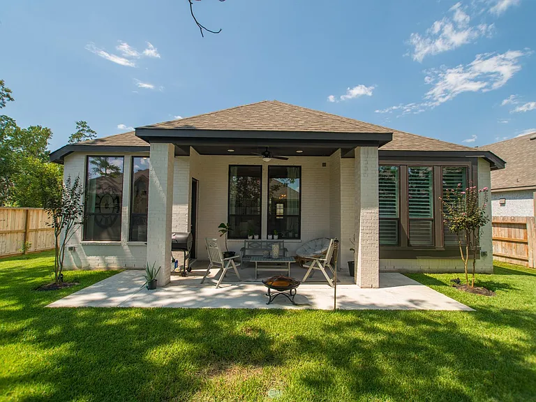 427 Boggy Belt Ln — Photo 47
