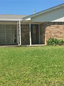 1204 W School St, Claremore, OK, 74017