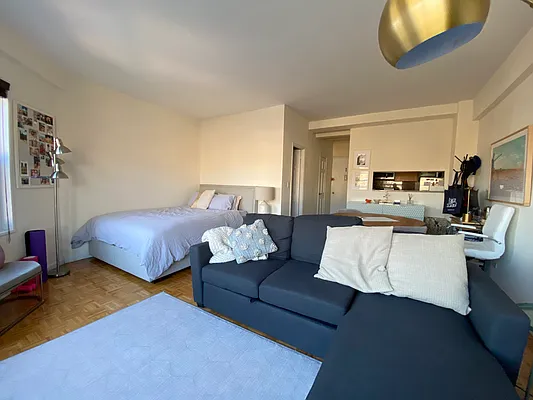 Rented by Compass | media 13