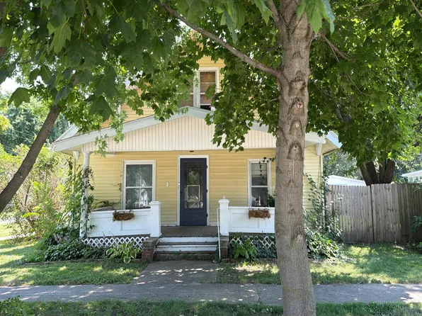 295 N Chamberlain St, Roseville, IL 61473