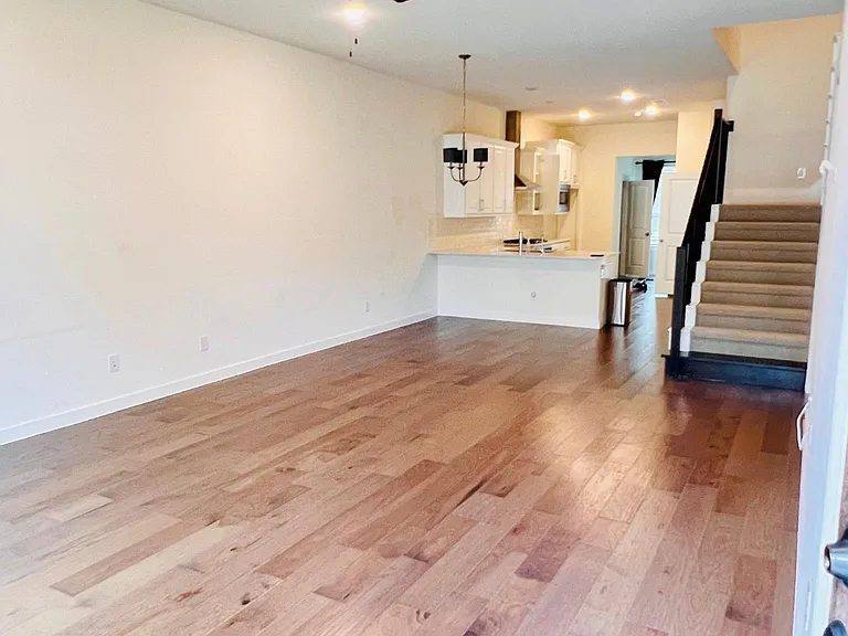 1175 Lake City Ave — Photo 2