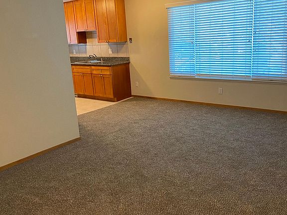 4th image of 915 Joanne Ct #C
