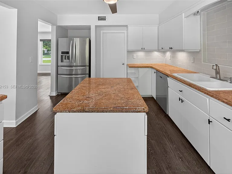 10025 NE 3rd Ave — Photo 45