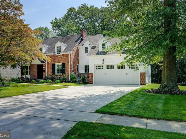 49 Park Dr, Cherry Hill, NJ 08002