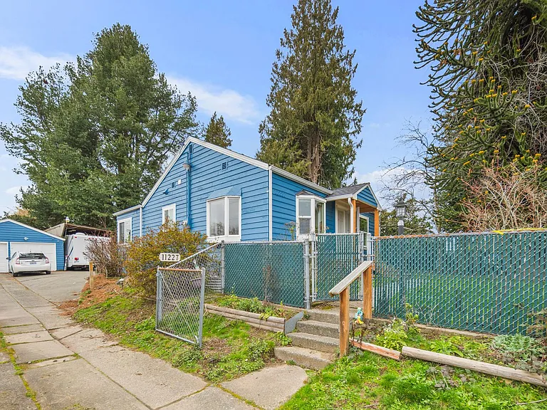 11227 26th Ave SW #1 — Photo 31